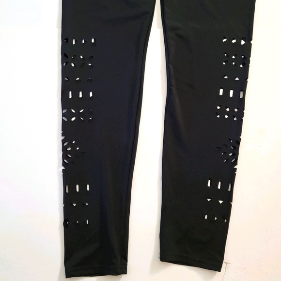 NWOT cut-out leggings - Picture 4 of 7